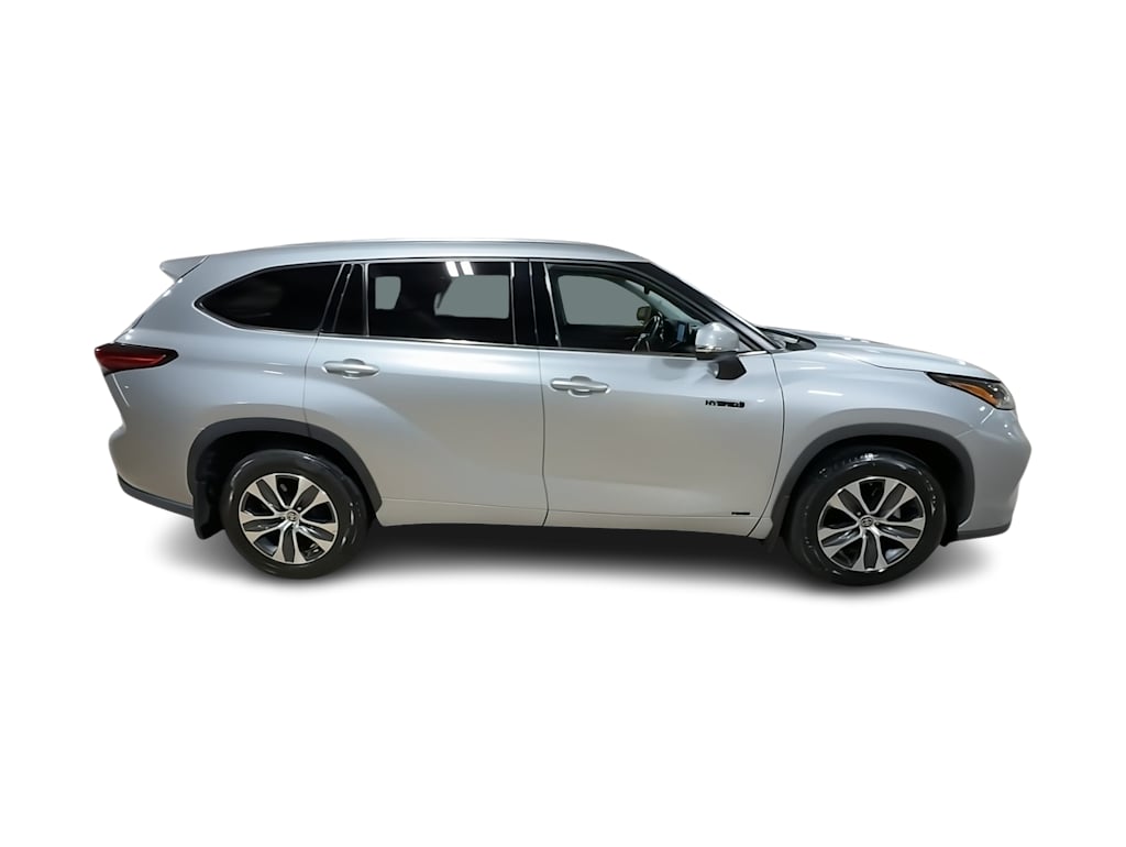 Thumbnail: 2021 Toyota Highlander - 22