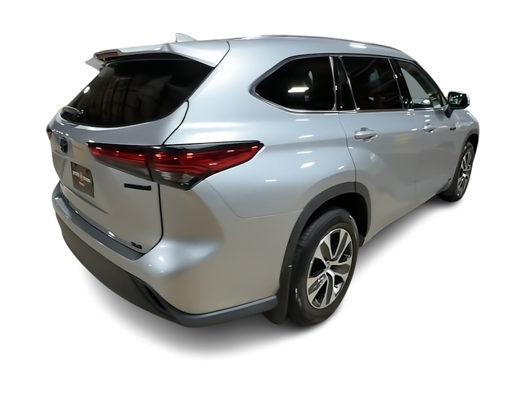 Thumbnail: 2021 Toyota Highlander - 21