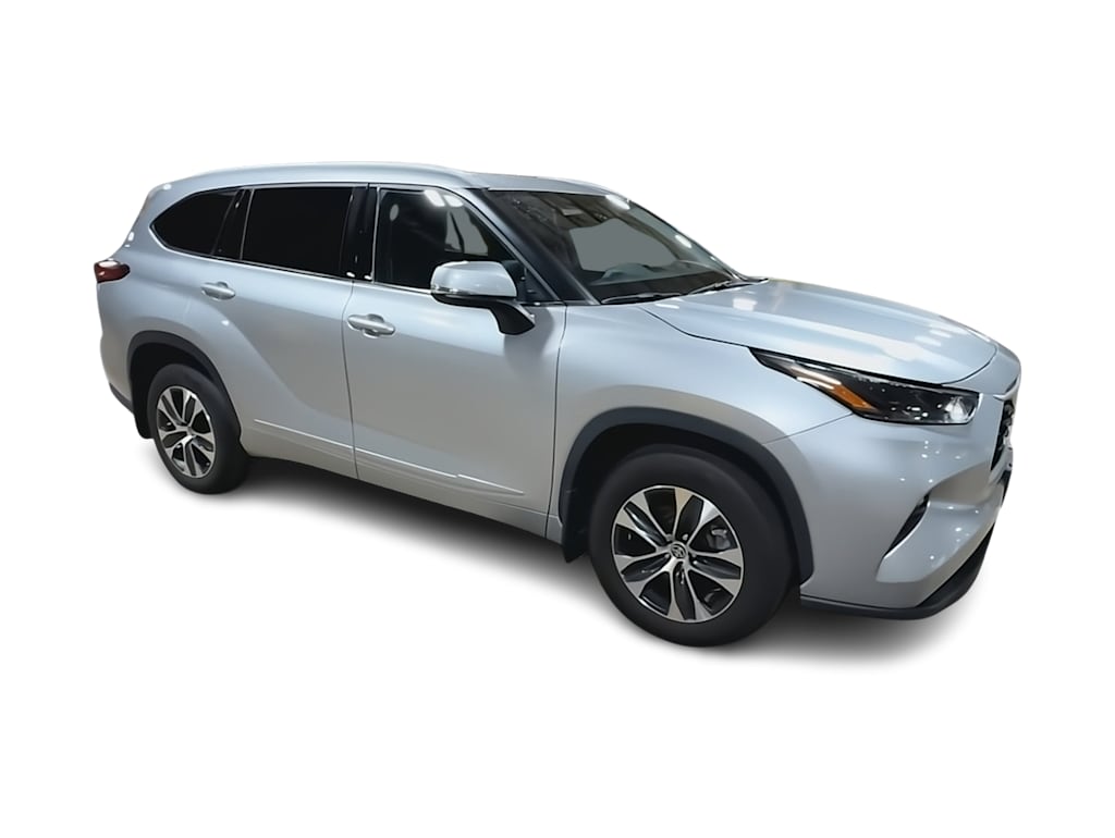 Thumbnail: 2022 Toyota Highlander - 23