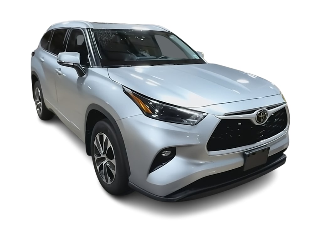 Thumbnail: 2022 Toyota Highlander - 18