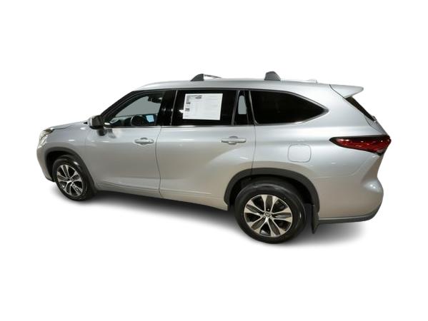 Thumbnail: 2022 Toyota Highlander - 21