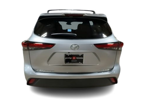 Thumbnail: 2022 Toyota Highlander - 4