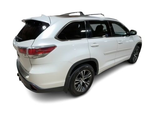 Thumbnail: 2016 Toyota Highlander - 22