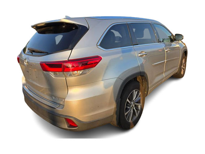 Thumbnail: 2018 Toyota Highlander - 9