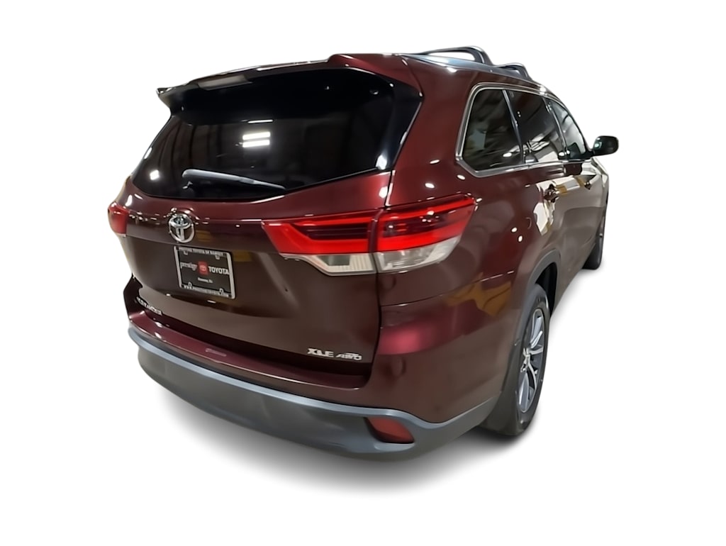 Thumbnail: 2019 Toyota Highlander - 18