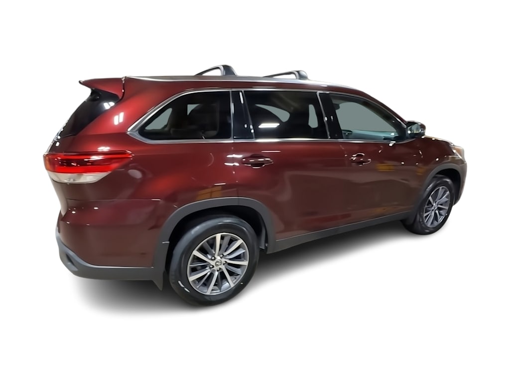 Thumbnail: 2019 Toyota Highlander - 19