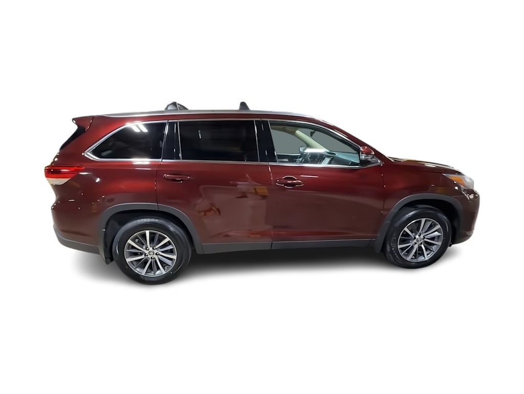 Thumbnail: 2019 Toyota Highlander - 20