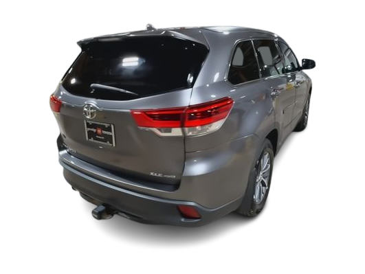 Thumbnail: 2019 Toyota Highlander - 21