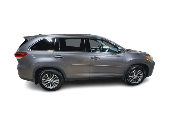Thumbnail: 2019 Toyota Highlander - 22