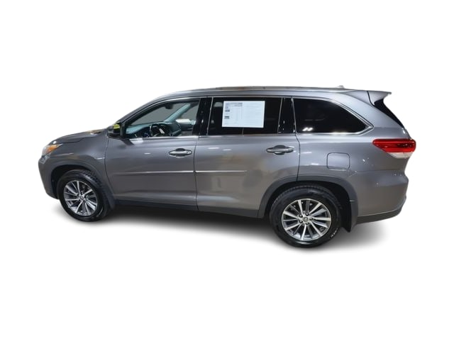 Thumbnail: 2019 Toyota Highlander - 20