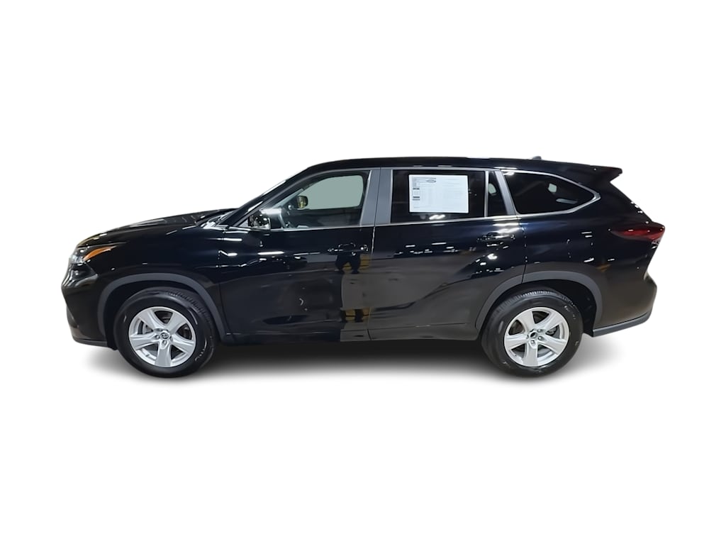 Thumbnail: 2024 Toyota Highlander - 3