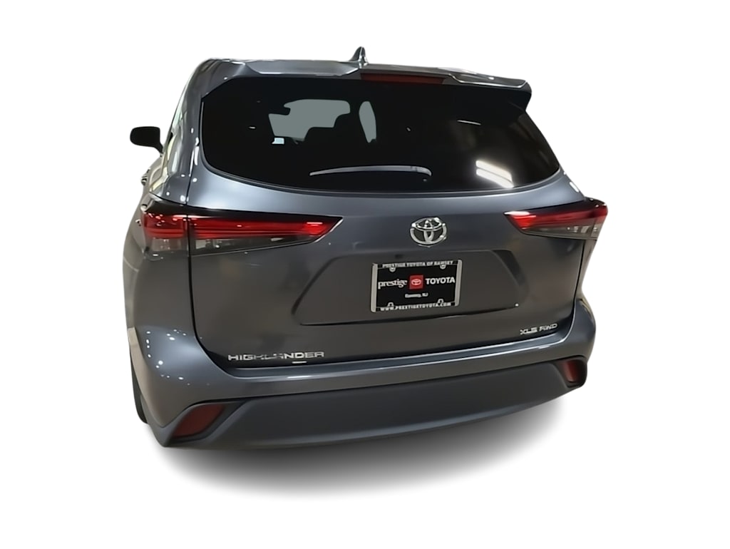 Thumbnail: 2023 Toyota Highlander - 4