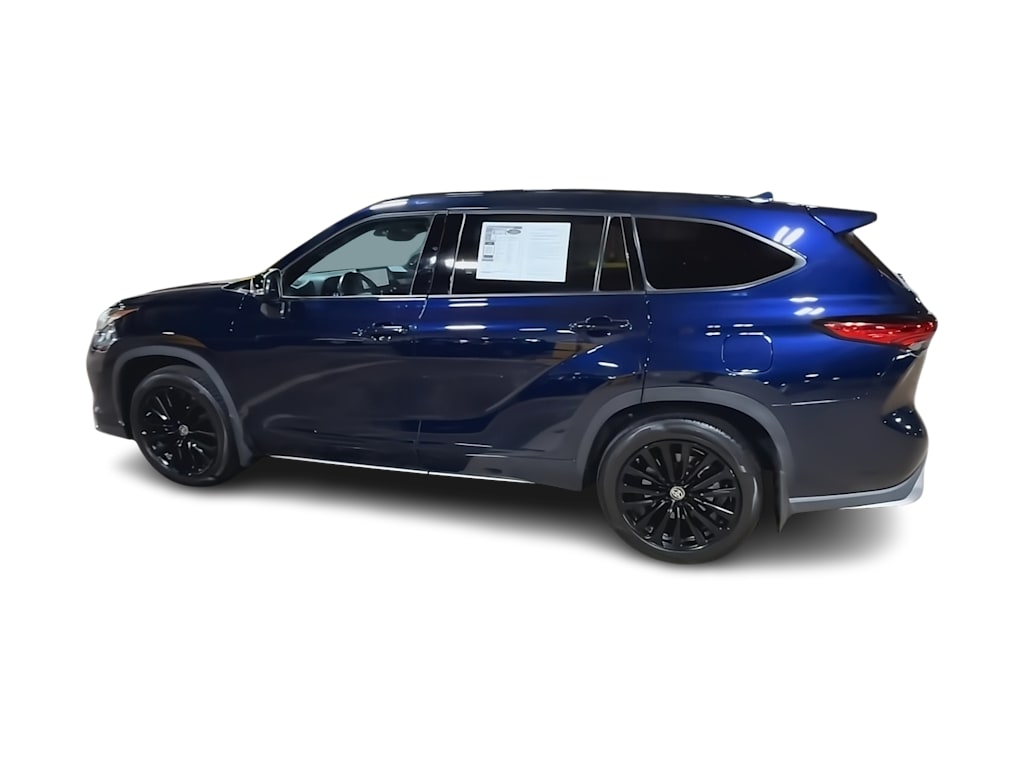 Thumbnail: 2023 Toyota Highlander - 20