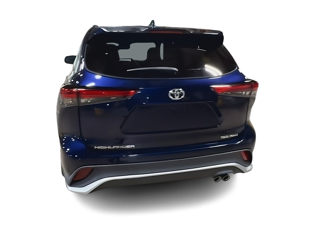 Thumbnail: 2023 Toyota Highlander - 4