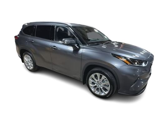 Thumbnail: 2023 Toyota Highlander - 19