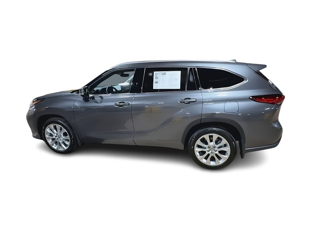Thumbnail: 2023 Toyota Highlander - 21