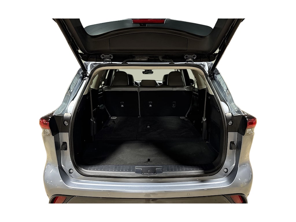 Thumbnail: 2023 Toyota Highlander - 16