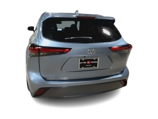 Thumbnail: 2023 Toyota Highlander - 4