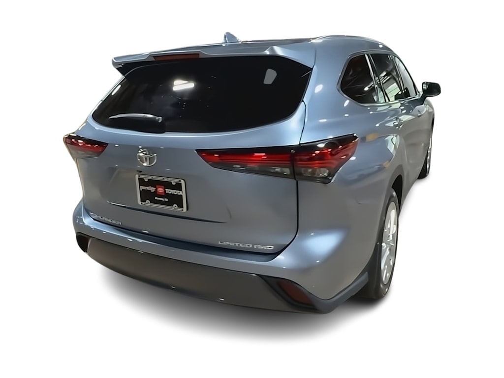 Thumbnail: 2023 Toyota Highlander - 22