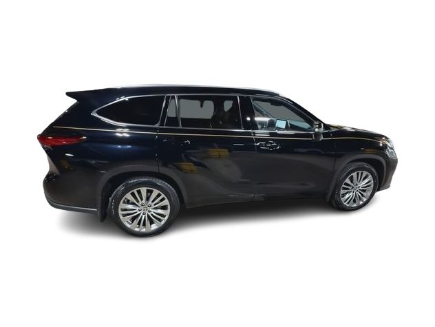 Thumbnail: 2023 Toyota Highlander - 22