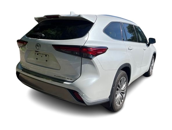 Thumbnail: 2023 Toyota Highlander - 9