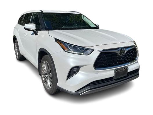 Thumbnail: 2023 Toyota Highlander - 8