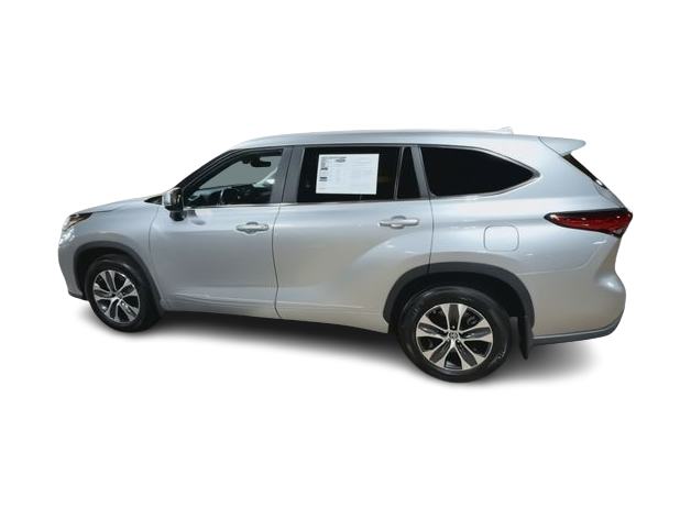 Thumbnail: 2023 Toyota Highlander - 20
