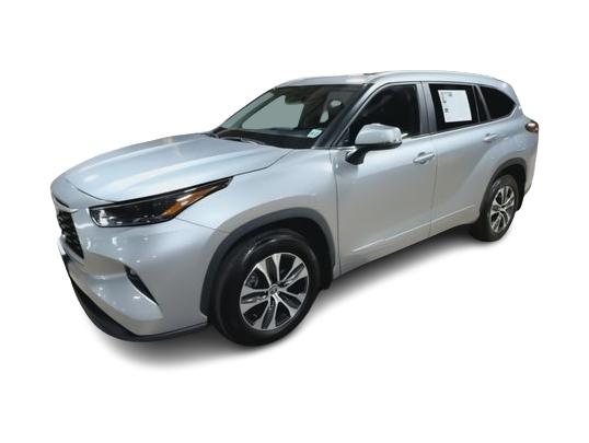 Thumbnail: 2023 Toyota Highlander - 19