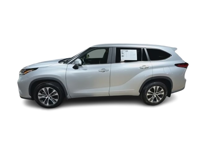 Thumbnail: 2023 Toyota Highlander - 3