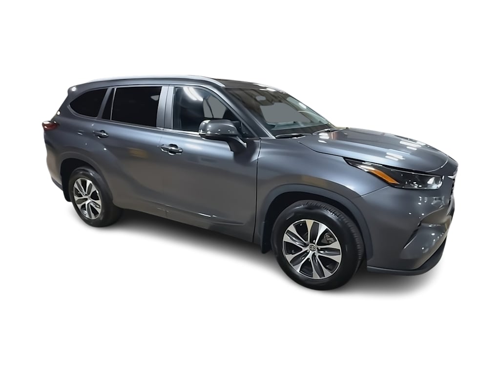 Thumbnail: 2023 Toyota Highlander - 19