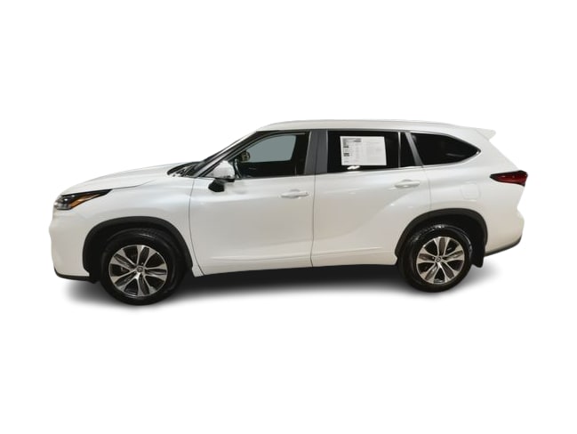 Thumbnail: 2023 Toyota Highlander - 3
