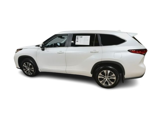 Thumbnail: 2023 Toyota Highlander - 20