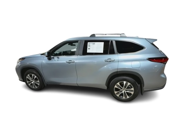 Thumbnail: 2023 Toyota Highlander - 20