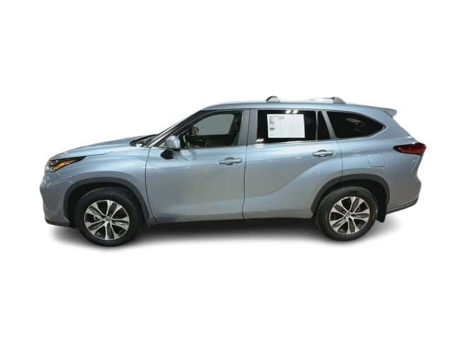 Thumbnail: 2023 Toyota Highlander - 3