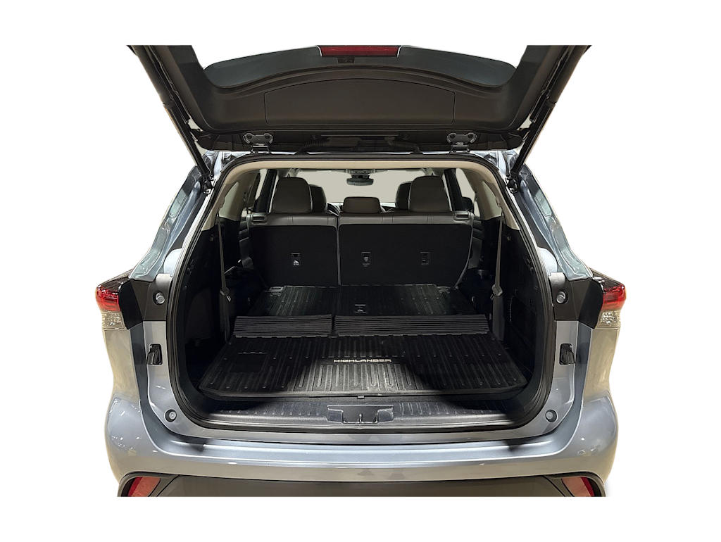 Thumbnail: 2023 Toyota Highlander - 16