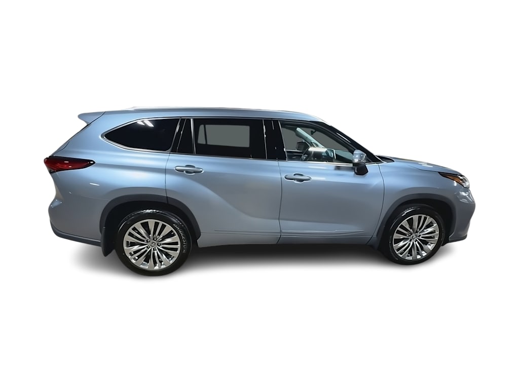 Thumbnail: 2023 Toyota Highlander - 22