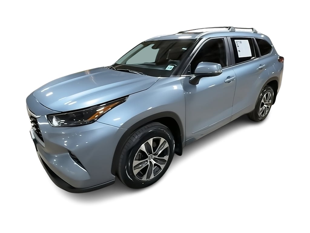 Thumbnail: 2023 Toyota Highlander - 20