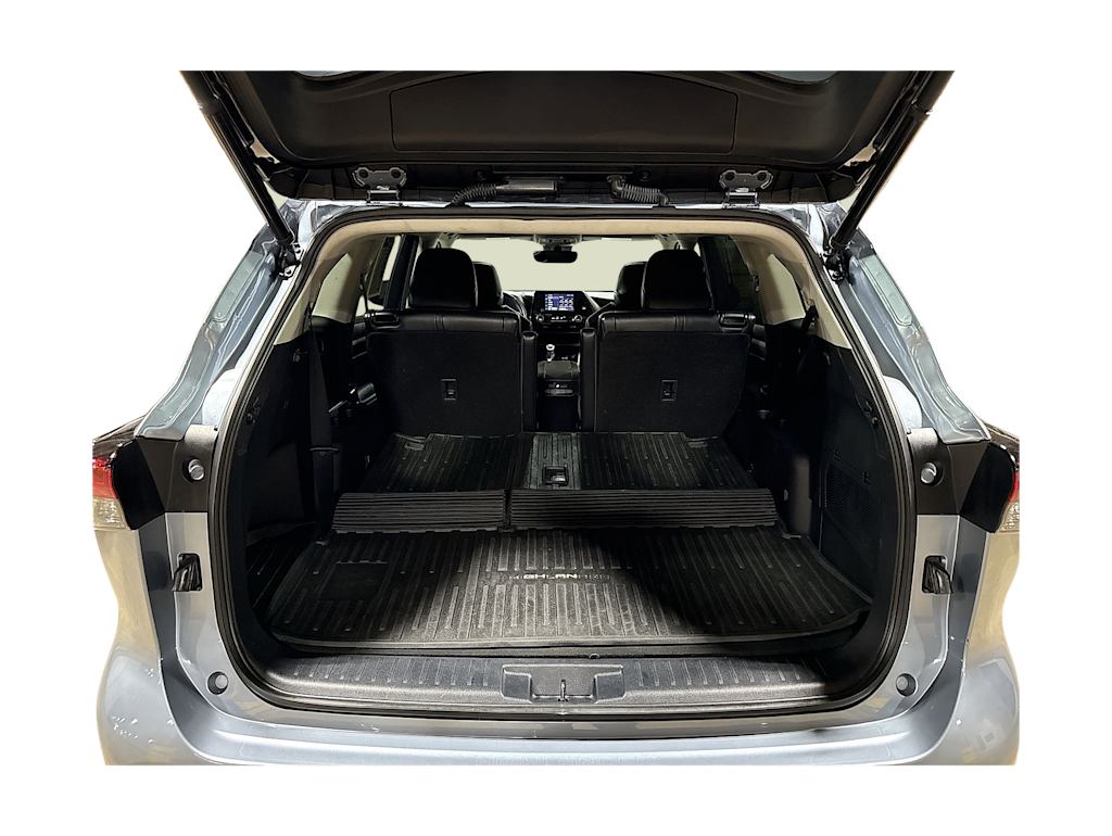 Thumbnail: 2023 Toyota Highlander - 16