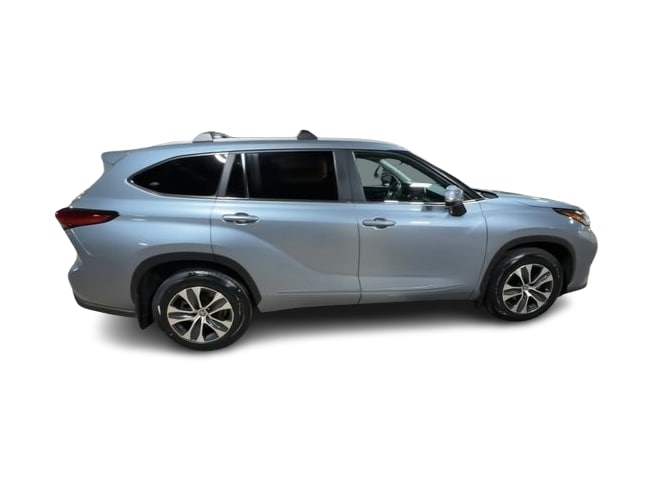 Thumbnail: 2023 Toyota Highlander - 23