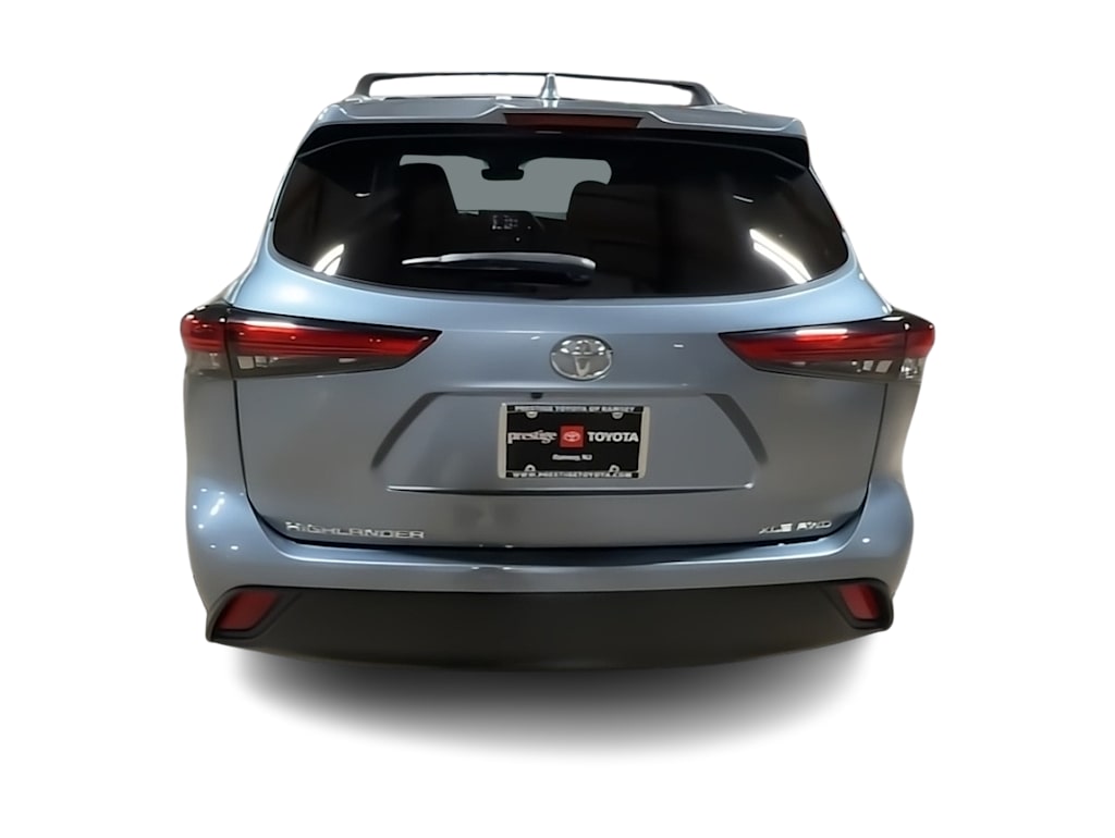 Thumbnail: 2023 Toyota Highlander - 4