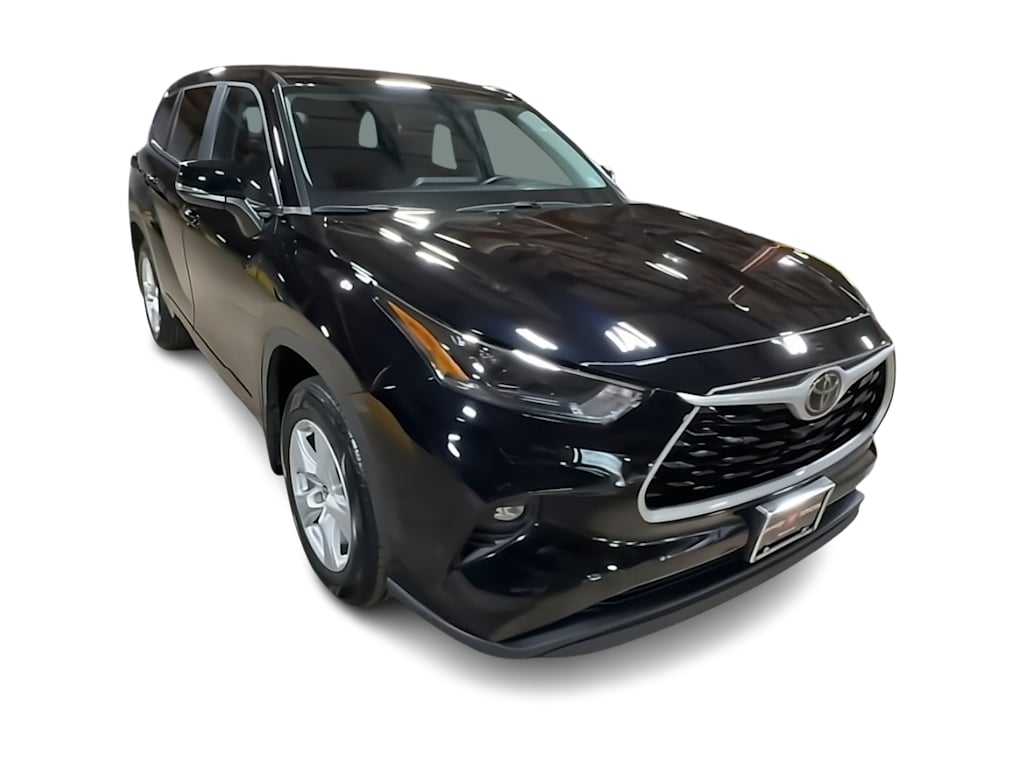 Thumbnail: 2023 Toyota Highlander - 18