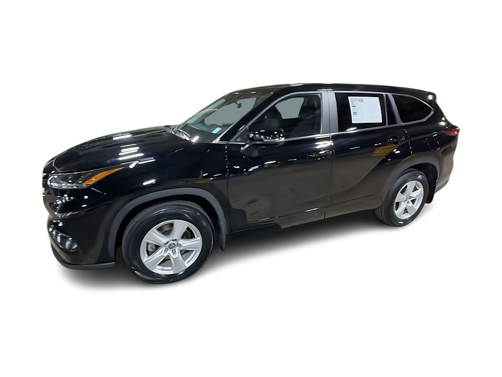 Thumbnail: 2023 Toyota Highlander - 3