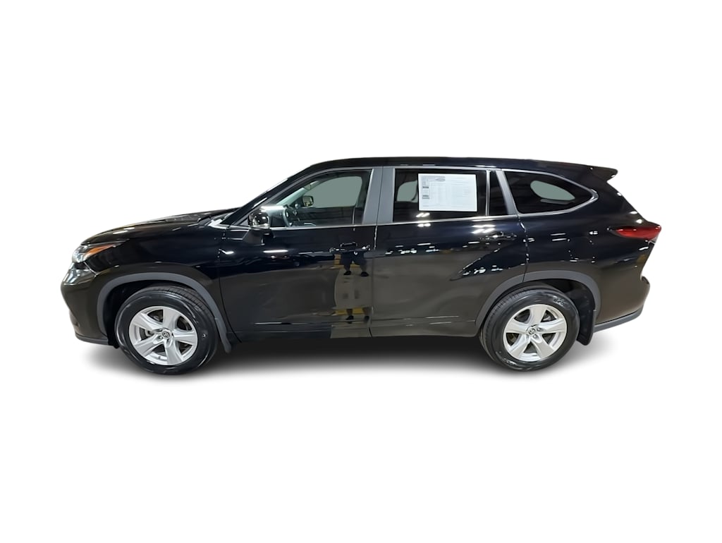 Thumbnail: 2023 Toyota Highlander - 19