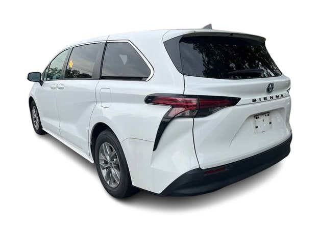 Thumbnail: 2022 Toyota Sienna - 2