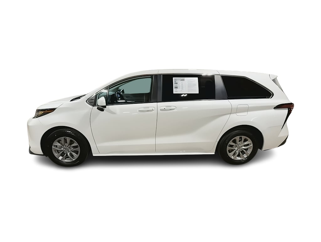Thumbnail: 2022 Toyota Sienna - 3