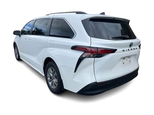 Thumbnail: 2022 Toyota Sienna - 2