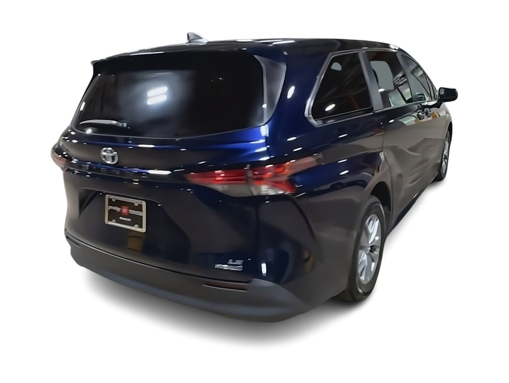 Thumbnail: 2022 Toyota Sienna - 20