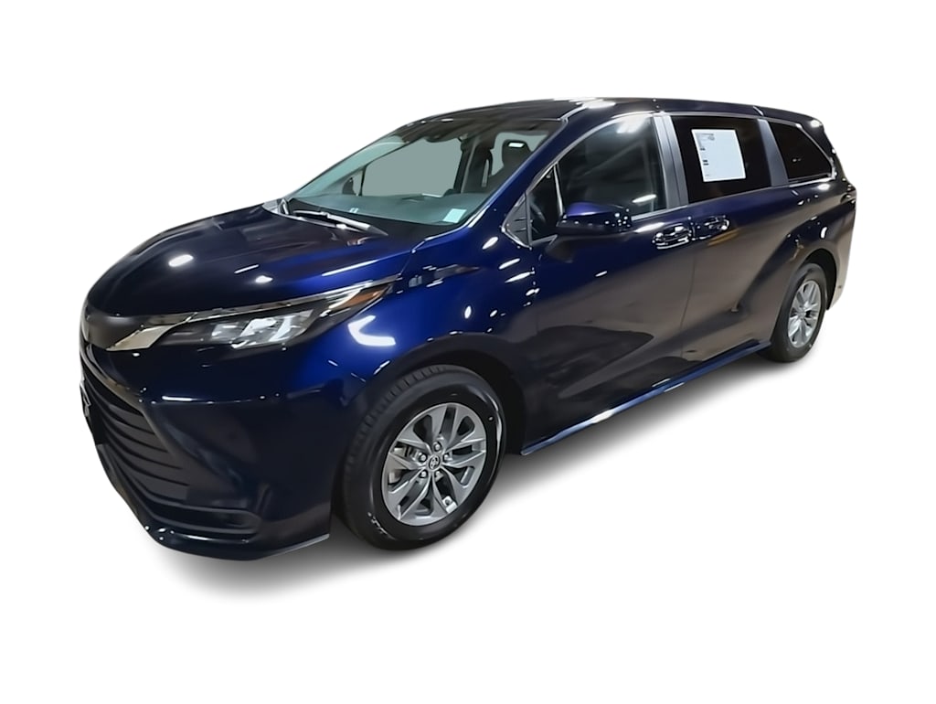 Thumbnail: 2022 Toyota Sienna - 18