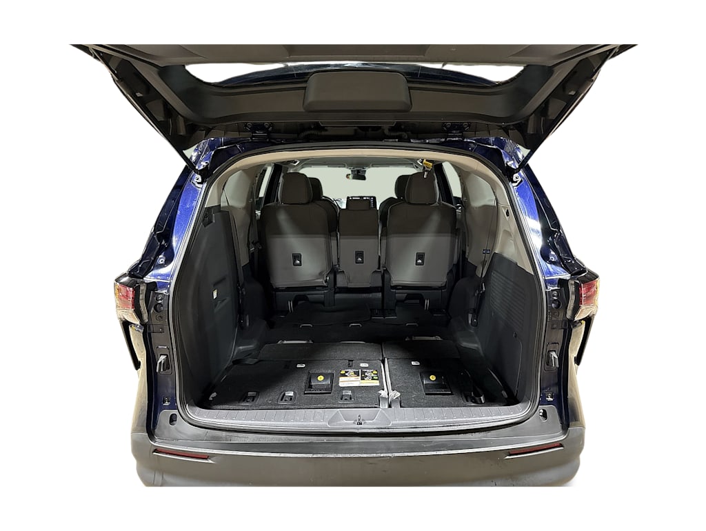 Thumbnail: 2022 Toyota Sienna - 15