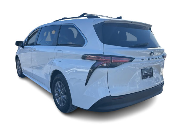 2021 Toyota Sienna LE 3